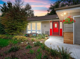 6755 N Braeburn Ln, Glendale, WI 53209