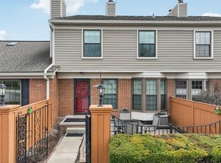 22173 Pondview, Novi, MI 48375