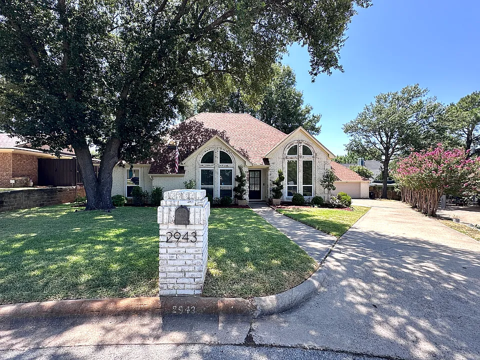 2943 Scenic Dr
