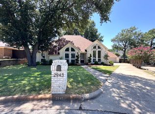 2943 Scenic Dr, Grapevine, TX 76051