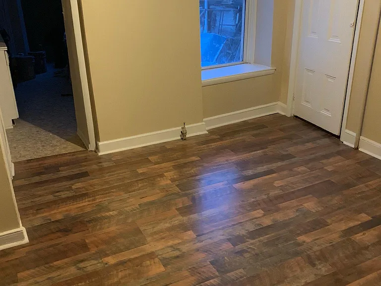 1043 Powell St — Photo 3