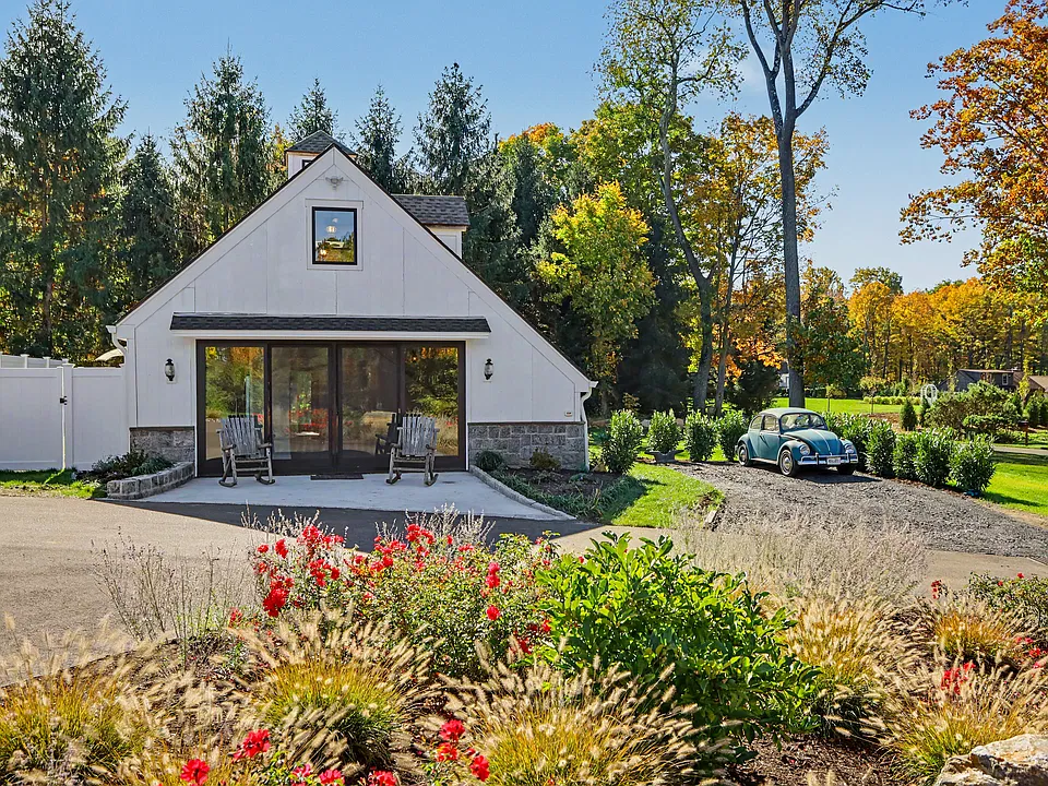 11 Carpenters Brook Rd #B
