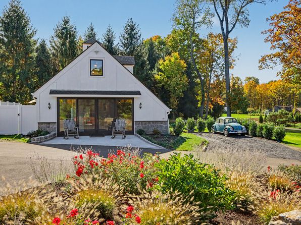 11 Carpenters Brook Rd #B