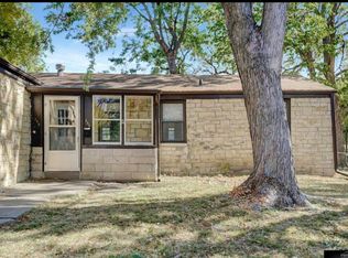 350 S 38th St #348, Lincoln, NE 68510
