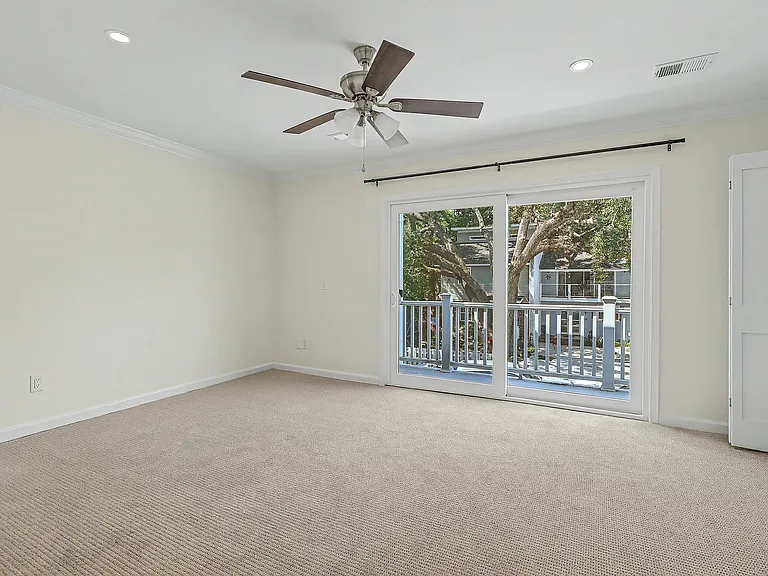 958 Myrtle Ct — Photo 16