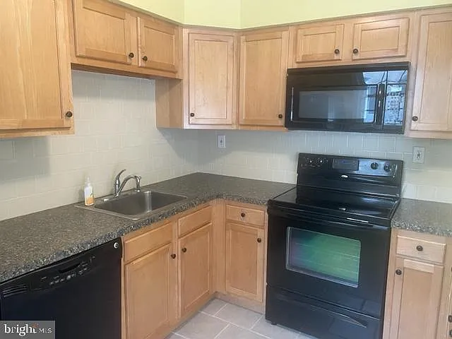 3608 Walnut Ridge Est — Photo 12