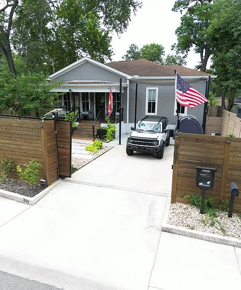 907 S Center St — Photo 25