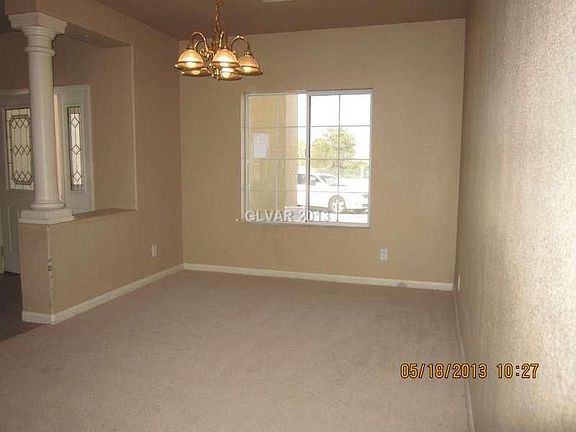 4th image of 527 N Pueblo Blvd