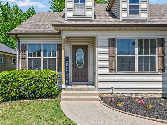 4th image of 497 Medallion Cir