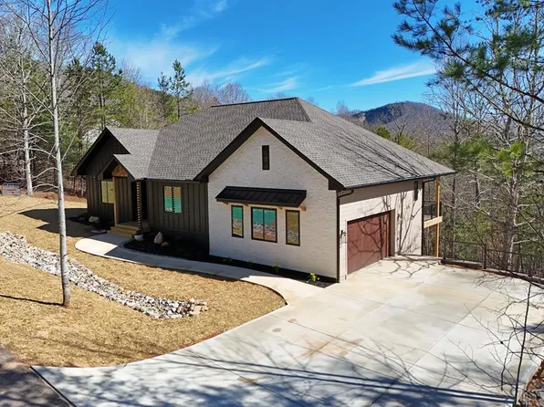 2408 Standing Meadows Dr, Young Harris, GA 30582