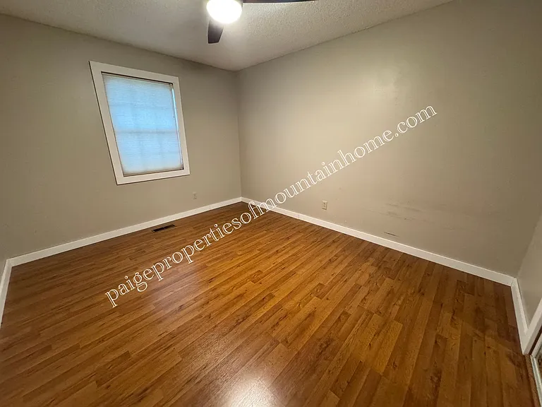 106 Parkview Cir — Photo 19