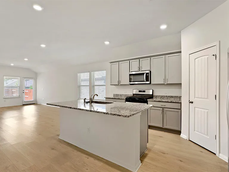 2816 Owl Head Dr — Photo 8