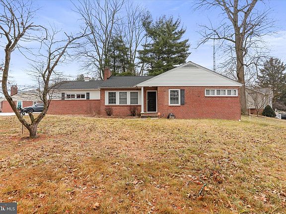 3rd image of 17901 Pin Oak Rd