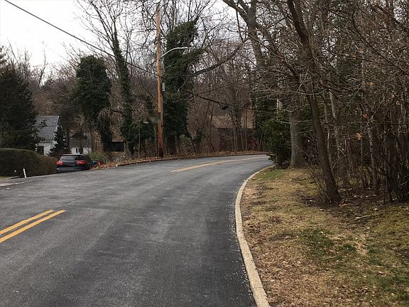5th image of 408 Farragut Ave