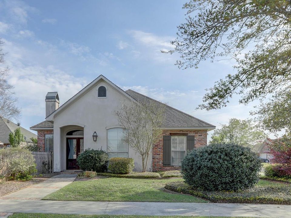 1st image of 303 Kings Cove Cir