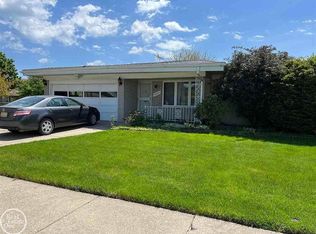 29234 Desmond Dr, Warren, MI 48093