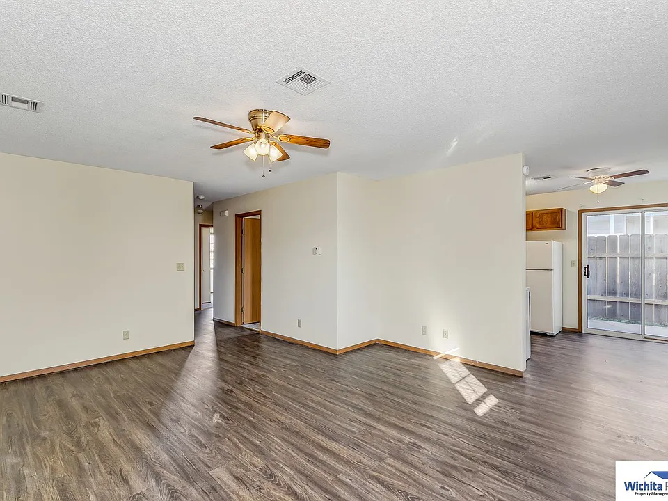 327 N Zachary Dr