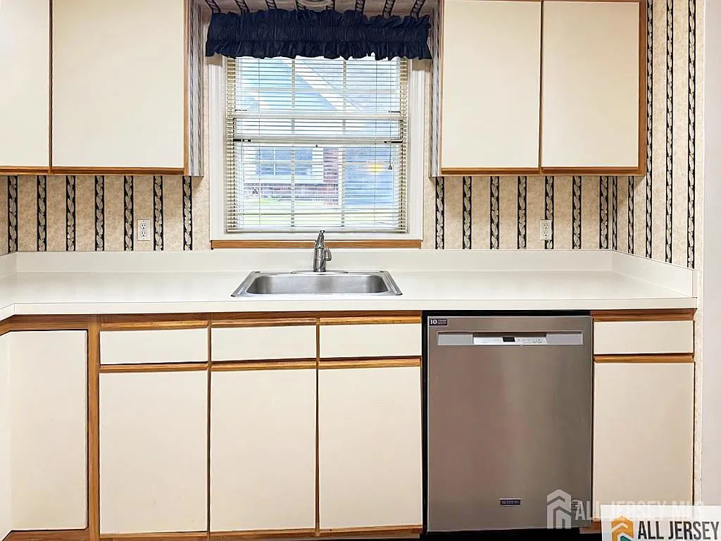 2 bed, 2.0 bath, 1318 sqft, $2,500 — Photo 4