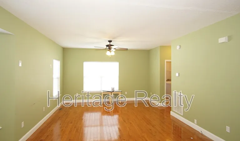 3006 Franklin Ave — Photo 9