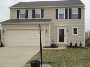 37570 Stoney Lake Dr, North Ridgeville, OH 44039