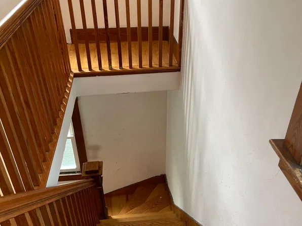 348 Rollstone St Floor 3, Fitchburg, MA 01420