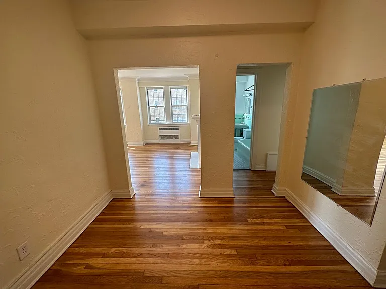 New King Edward Apartments — Photo 290