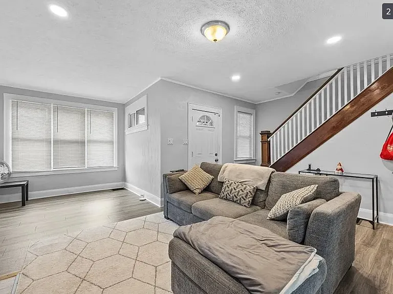 1211 Arkansas Ave — Photo 3