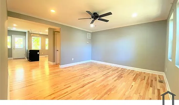 2925 Liberty Pkwy — Photo 3