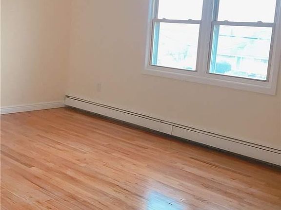 4th image of 384 Clement Ave