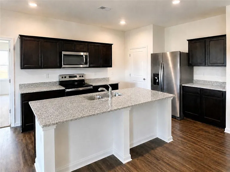 408 Nola Ct — Photo 5