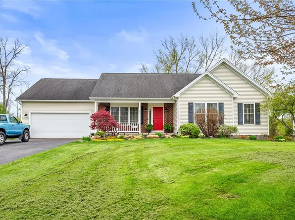 25 Country Creek Ln, Hilton, NY 14468
