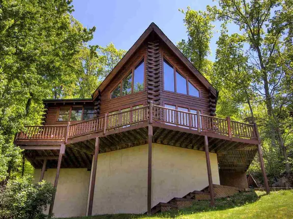 1804 Rhododendron Ln, Sevierville, TN 37738