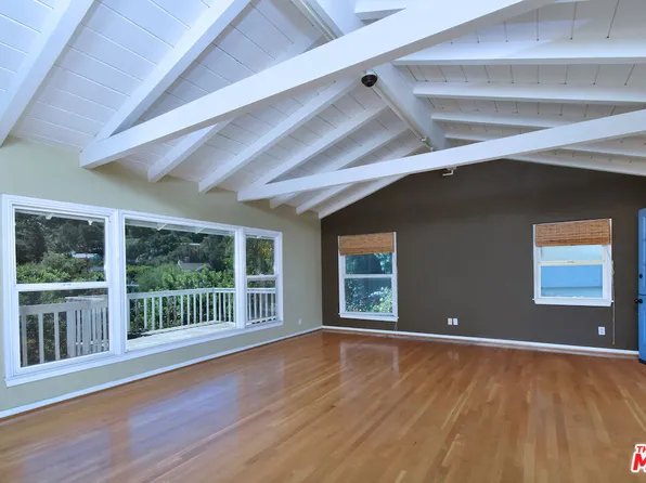 4112 Knobhill Dr, Sherman Oaks, CA 91403