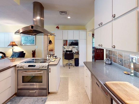 4th image of 4327 Lister St