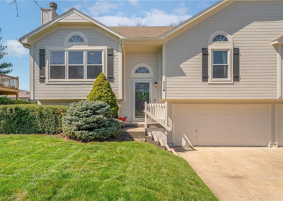 1st image of 1116 NE Woodbury Ct
