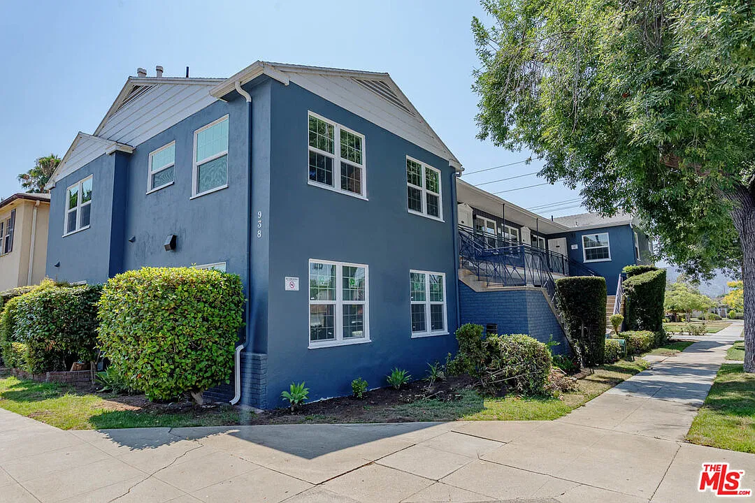 1 bed, 1.0 bath, 800 sqft, $2,495 — Photo 1