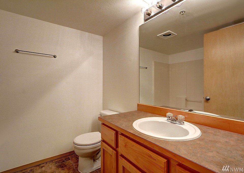 1st image of 805 Harrington Pl SE Unit 1143