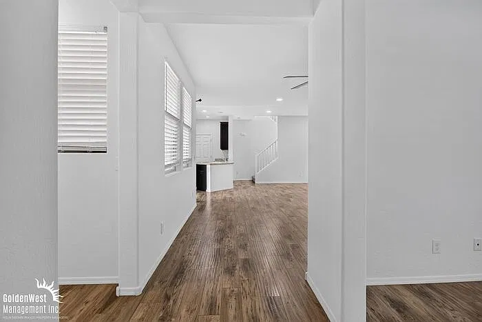 3 bed, 2.5 bath, 1875 sqft, $2,400 — Photo 3