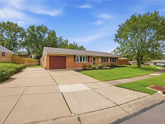 2nd image of 38 Grantwood Dr