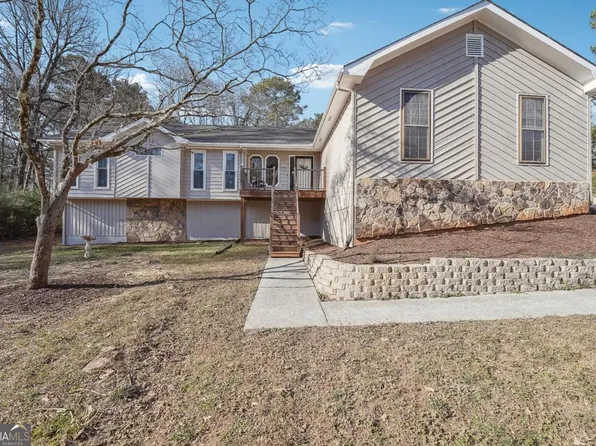 957 Ross Ct, Stone Mountain, GA 30087