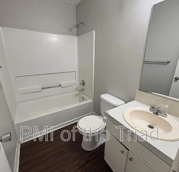 1600 Oak Croft Ct #D — Photo 6