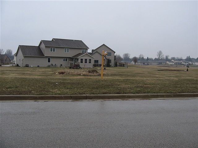 2nd image of 105 Vista Cir