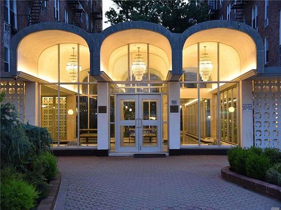 4th image of 5444 Little Neck Pkwy APT 1W