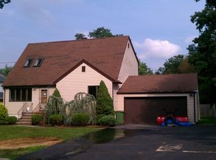 690 Bryant St, Paramus, NJ 07652