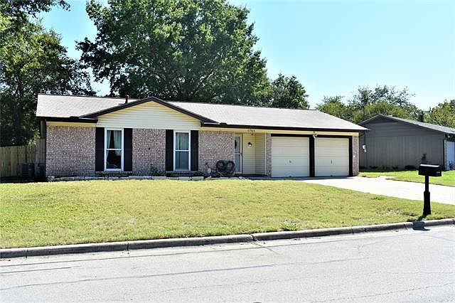 1st image of 1701 Lachelle Ln
