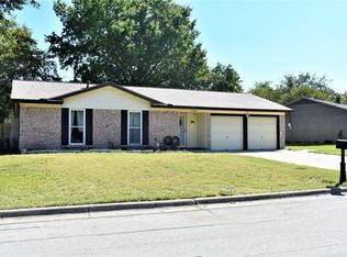 1701 Lachelle Ln, Arlington, TX 76010