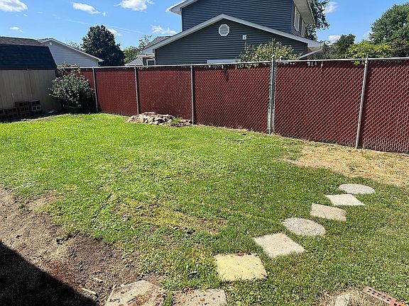 5th image of 2801 Pinehurst Ln