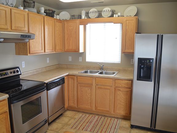 4th image of 2077 E Hawthorne St