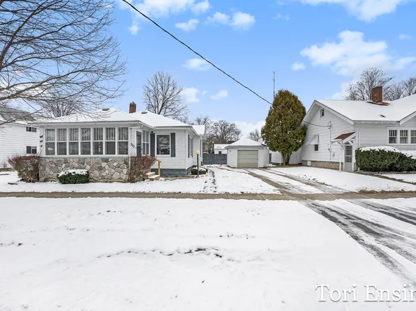 210 W Division St, Belding, MI 48809