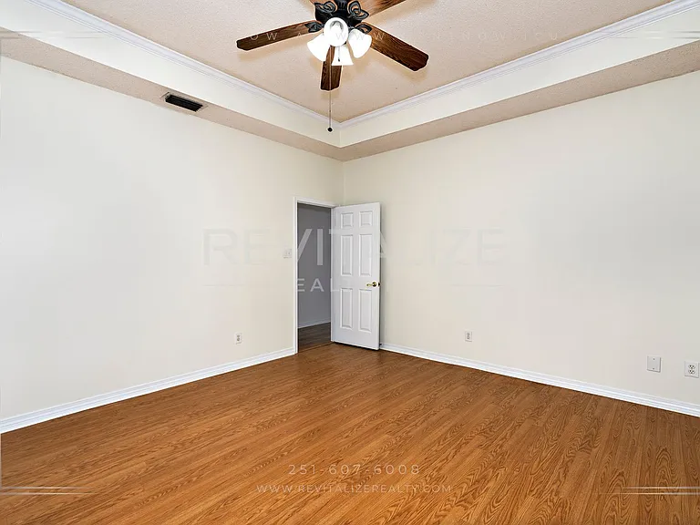 105 Ventura Cir — Photo 30